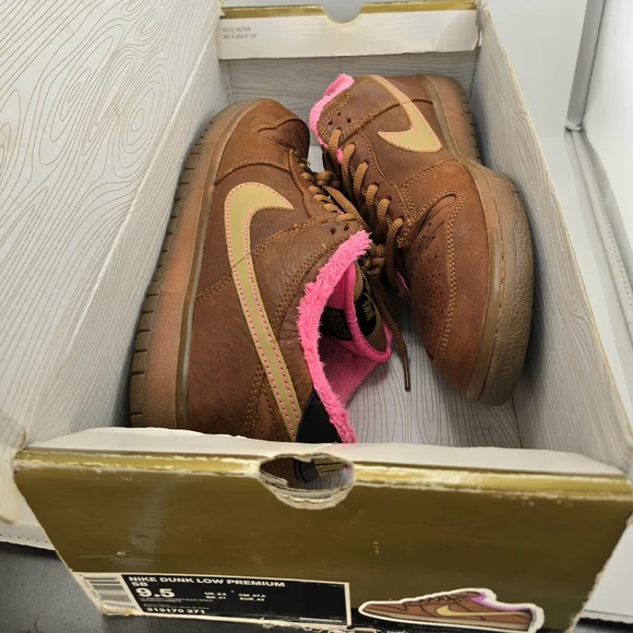 2007 Nike SB Premium Dunk Low Gibson Guitar Case Men's Size 9.5